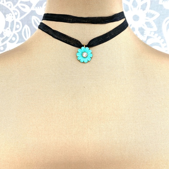 Vintage Jewelry - necklace on ribbon vintage blue charm with faux diamond
